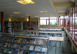Foto de Centro Municipal Polivalente Santiago Arenas
